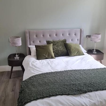 Jasmin Apartments - Luxury 1 & 2 Bedroom Units With Free Parking Bushey Dış mekan fotoğraf